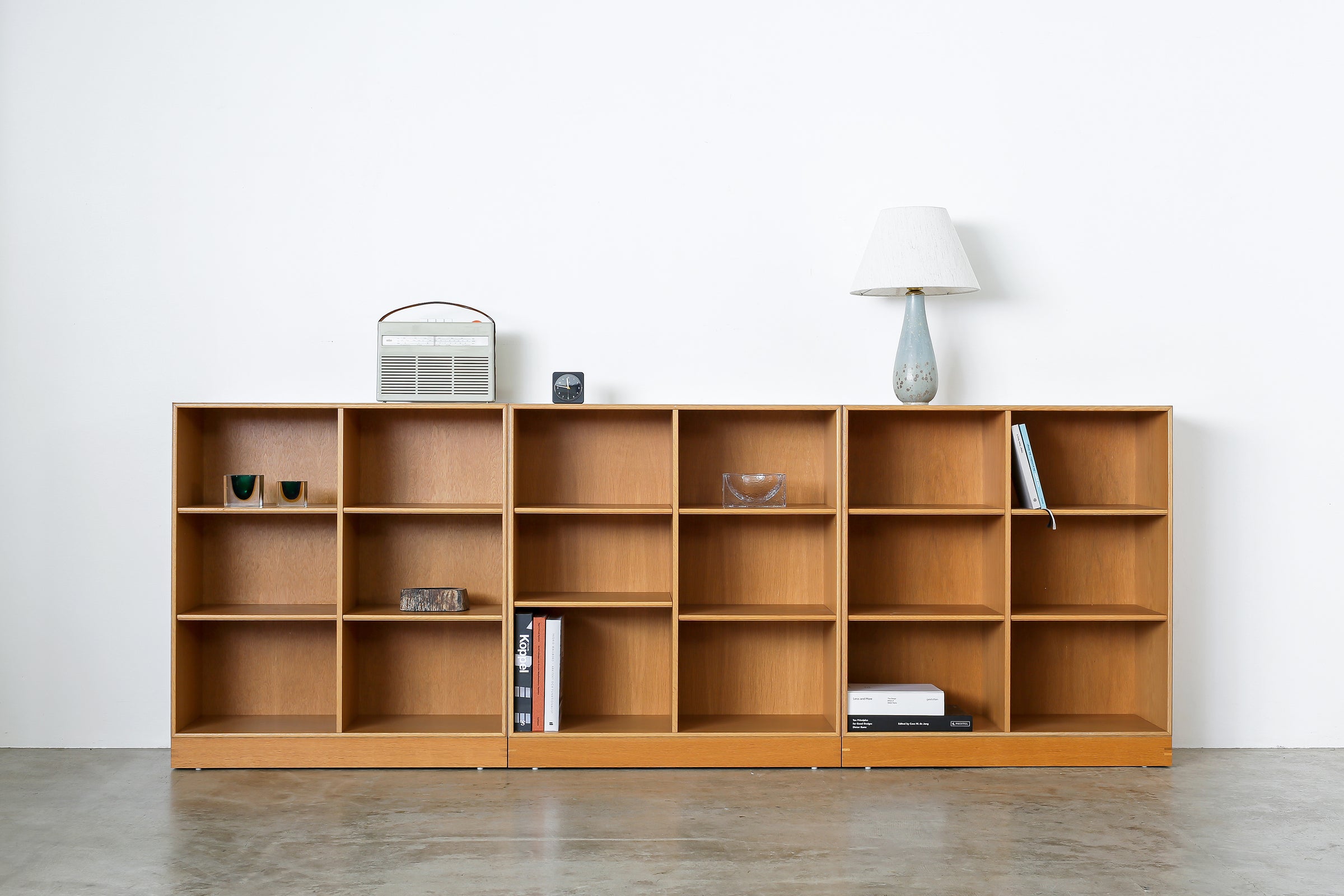 Bookcase (OAK) - Rud Thygesen & Johnny Sorensen | BRICKS