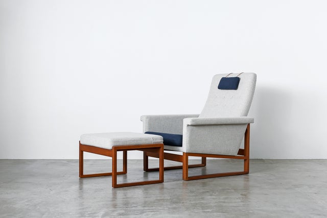 ボーエモーエンセンのイージーチェア、グレーの布張りヘッドレスト付き椅子 ボーエモーエンセンのイージーチェア、グレーの布張りヘッドレスト付き椅子